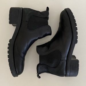Chunky Leather Chelsea boots